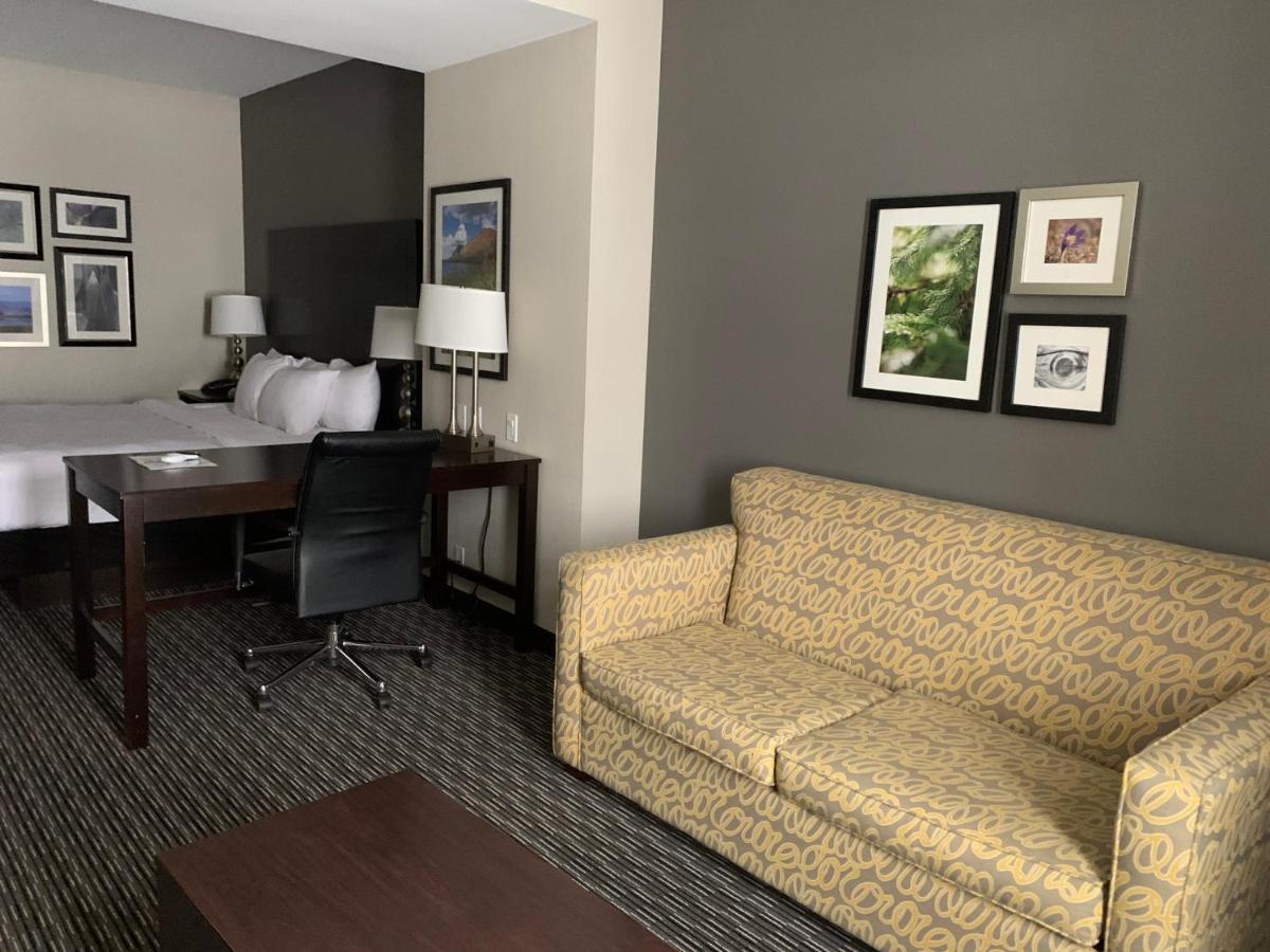 La Quinta By Wyndham Hotel